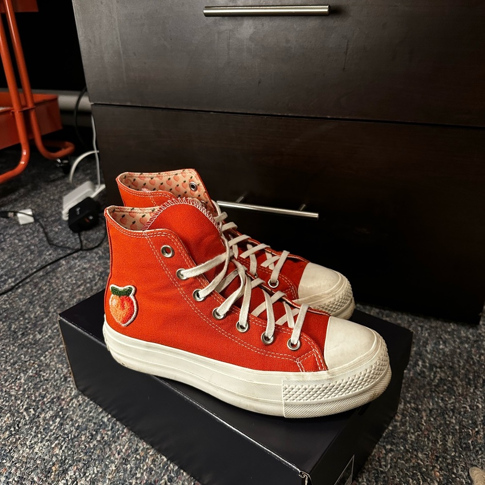 Converse LIMITED EDITIONS platform high top peach